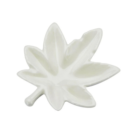 Ashtray Champ with Leaf design in a luxury packing